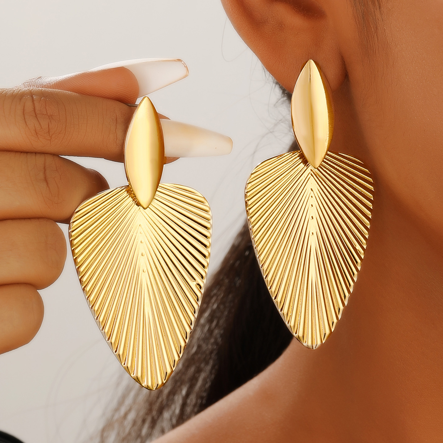 Leaf-Shaped Gold-Plated Earrings - Image 2