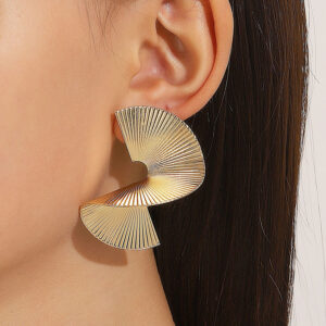 Alternative view of Fan Shaped Folding Gold Plated Earrings