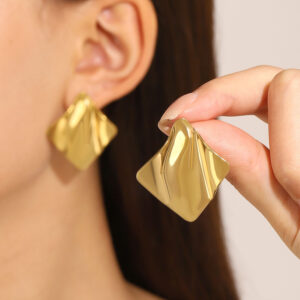 Alternative view of Gold Plated Pleated Rhombus Earrings